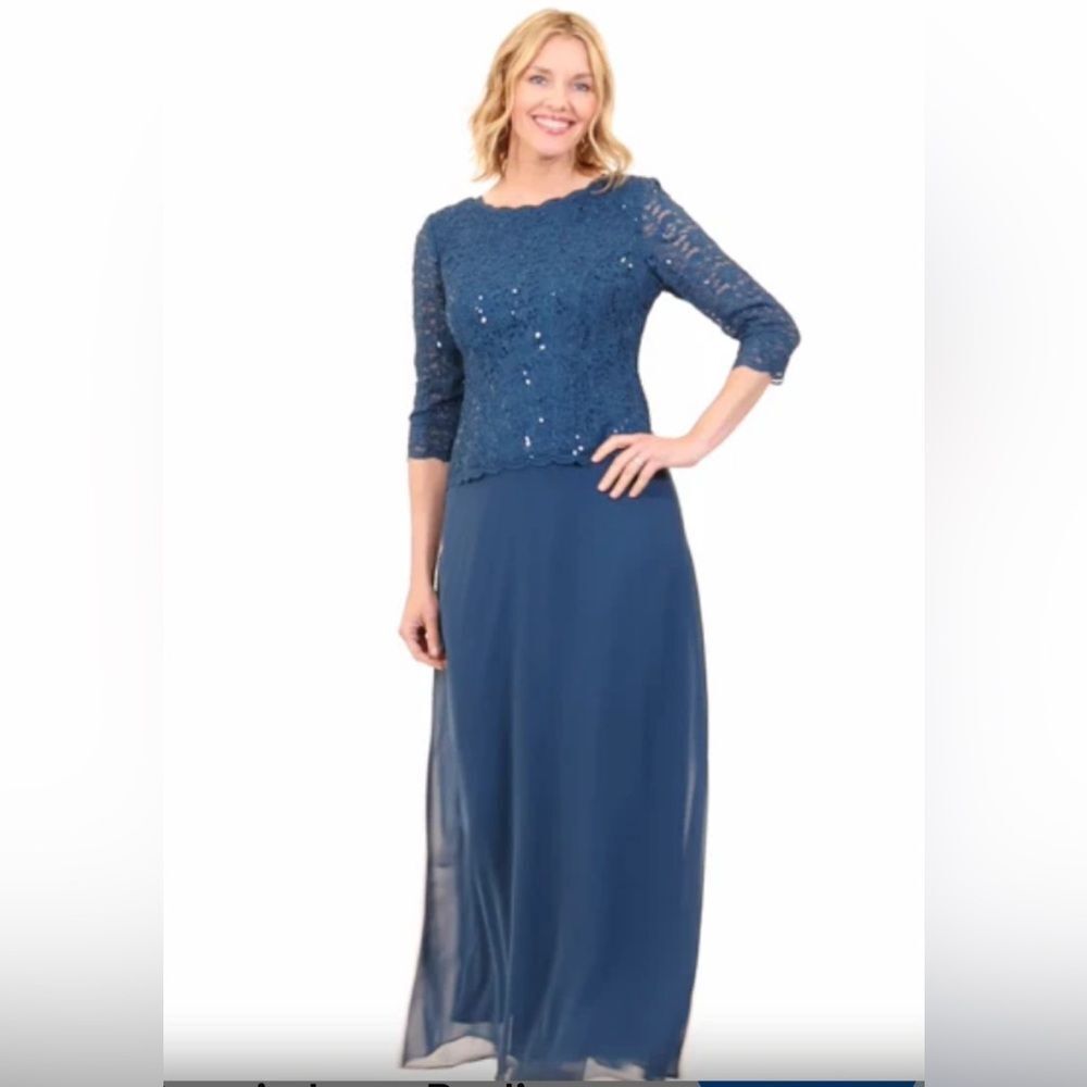 Alex Lace Evening Gown Dress Size 14W NWT - Picture 1 of 12